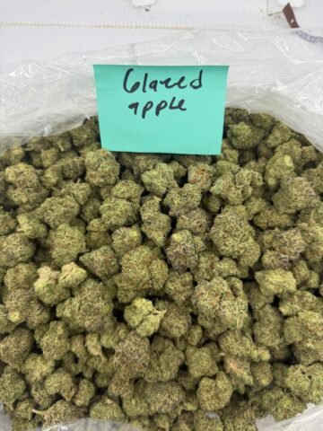GLAZED APPLE